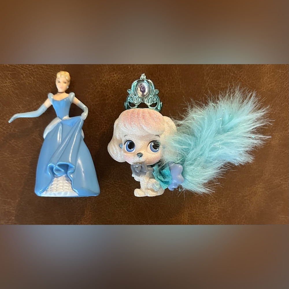 Small Cinderella Action Figure Doll With Matching Disney Pet